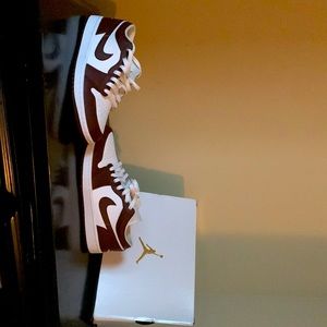 WMNS AIR JORDAN 1 LOW